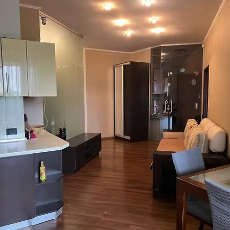 в одесі поруч з парком Apartment *